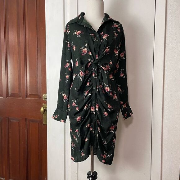 Everleigh green button down floral dress - Picture 1 of 8